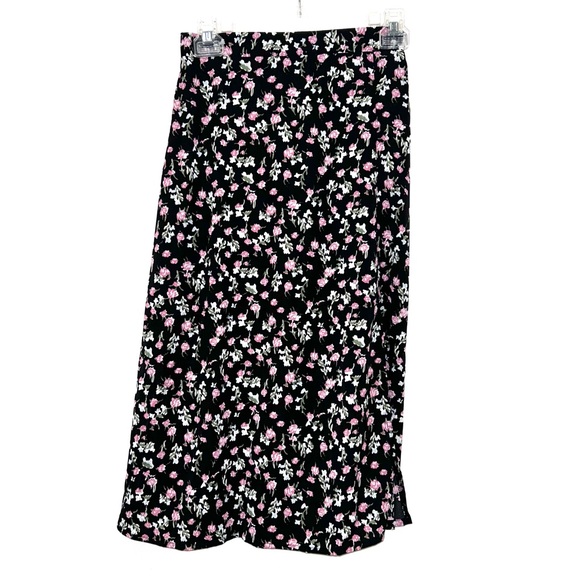 Dresses & Skirts - Black Floral Midi Skirt